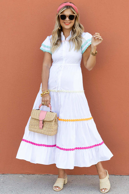 Vestido camisero escalonado de manga corta y cintura alta blanco