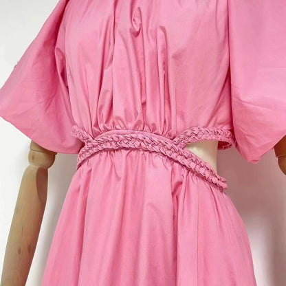 Robe longue d'été élégante à col ras du cou et à découpes solides pour femmes