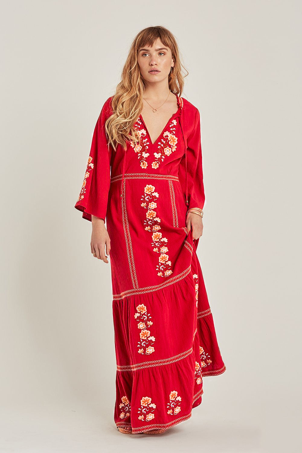 Vestido elegante de color rojo grande con bordados de estilo bohemio para vacaciones de primavera y verano para mujer