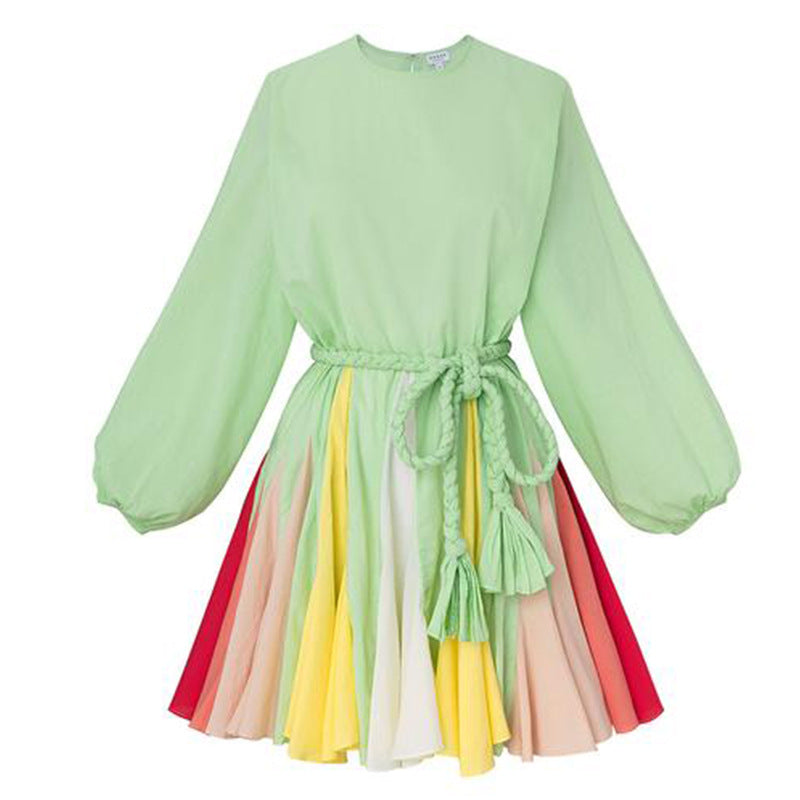 Robe à lacets amincissante à taille contrôlée avec ourlet plissé de couleur contrastée pour vacances en bord de mer pour femmes