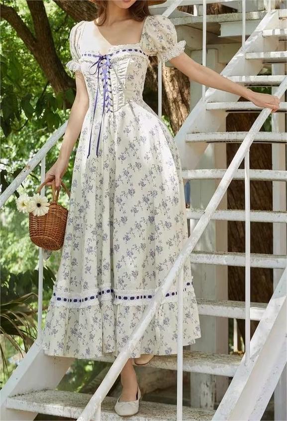 Vestido floral fresco con tirantes cruzados tejidos de encaje Cuello cuadrado de verano Manga abullonada Cintura alta Midi