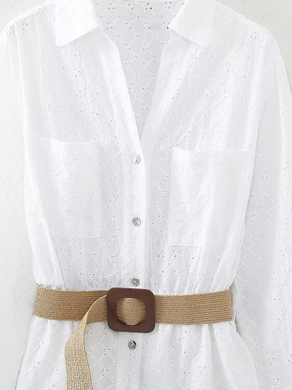 Vêtements d'été pour femmes élégantes légèrement matures avec une robe chemise à ceinture