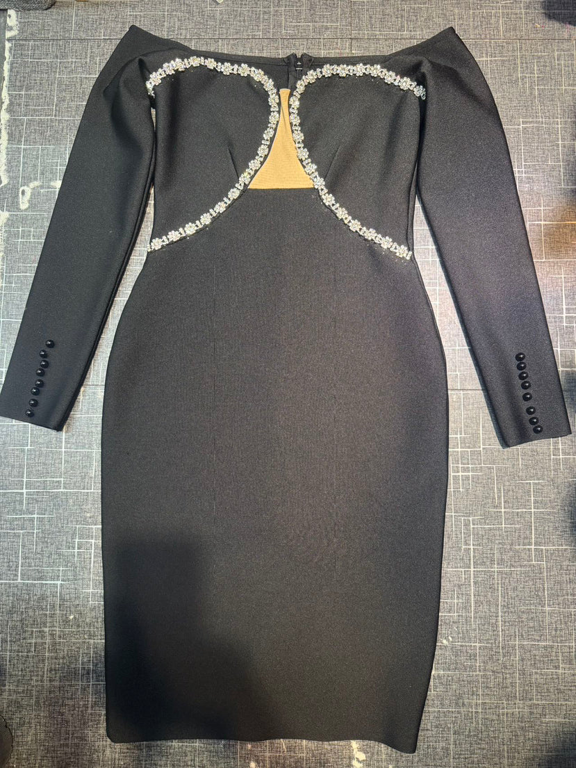 Elegante vestido formal de manga larga con hombros descubiertos y diseño de interés especial con diamantes de imitación