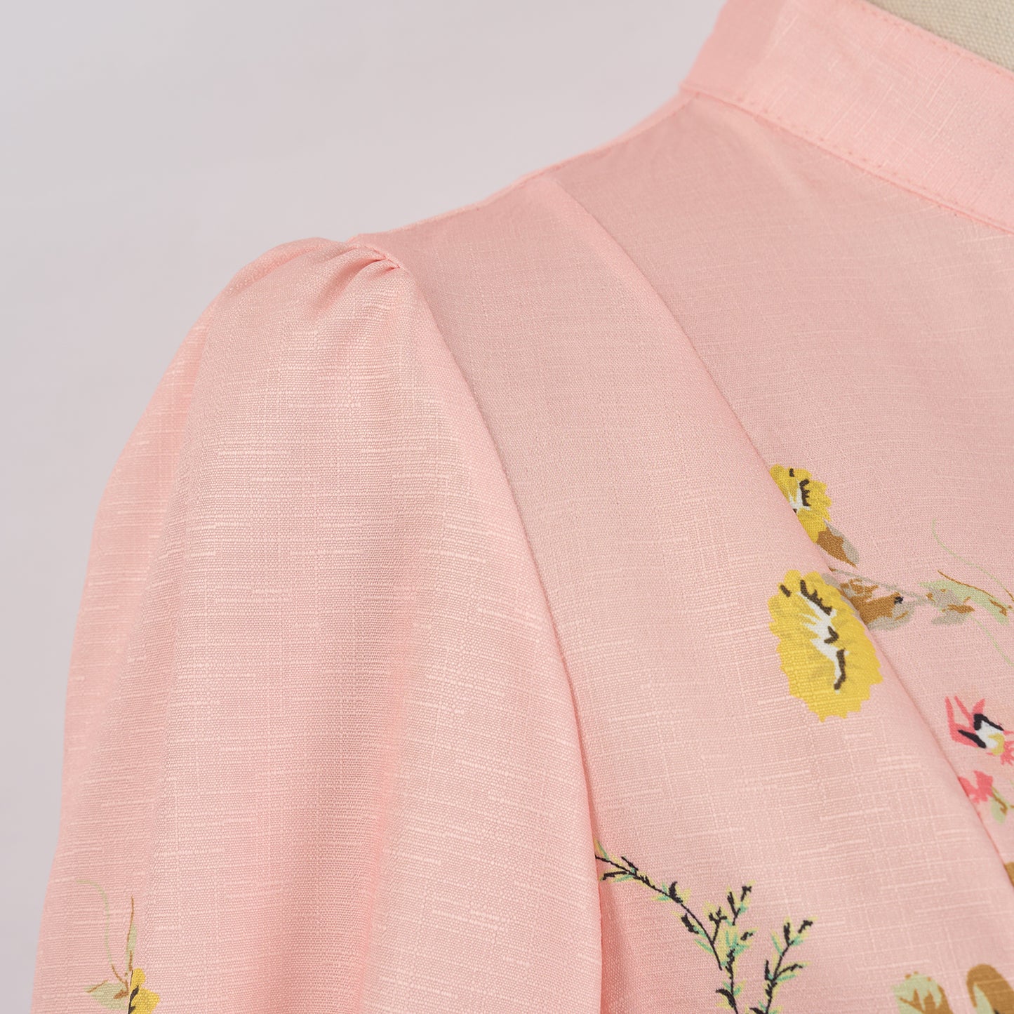 Robe imprimée à simple boutonnage et manches lanternes pour femmes