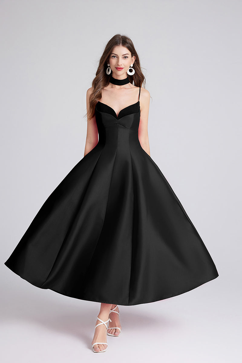 Robe noire en velours français, couture, coupe cintrée, grande balançoire, petite robe noire