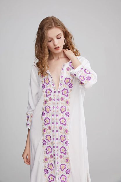 Vestido de mujer con bordado bohemio