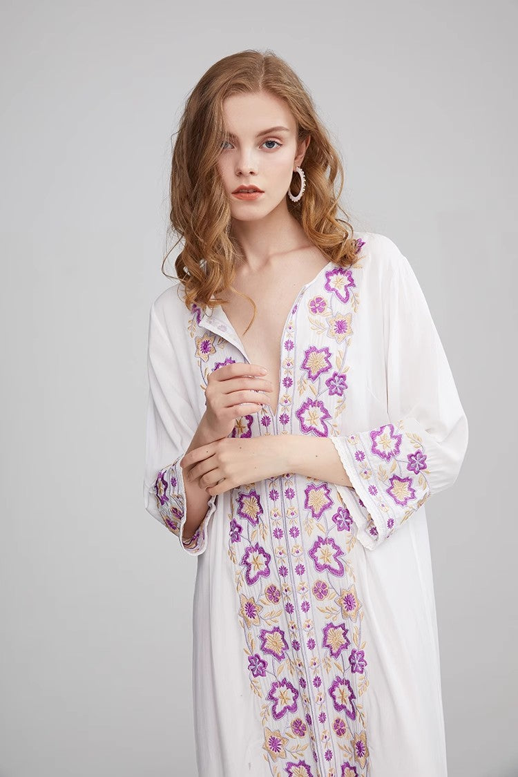 Vestido de mujer con bordado bohemio