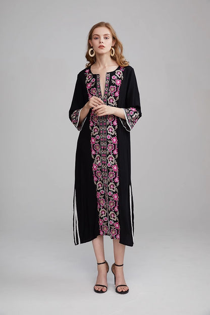 Vestido de mujer con bordado bohemio