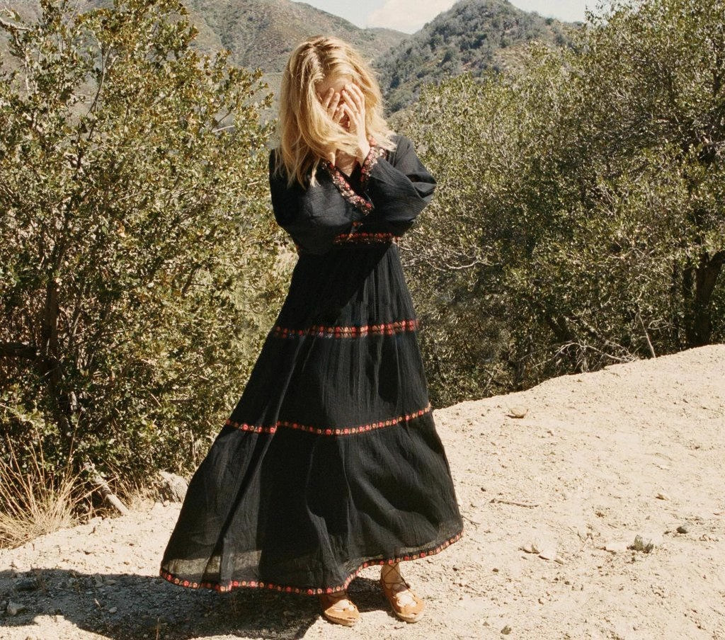 Vestido de mujer de talle alto con bordado floral Vestido acampanado