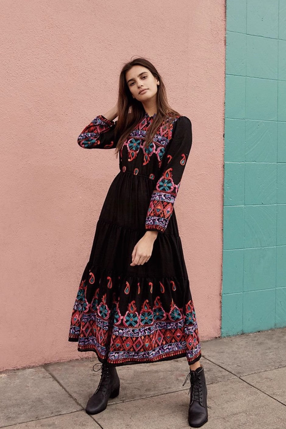 Vestido de mujer de talle alto con bordado floral Vestido acampanado