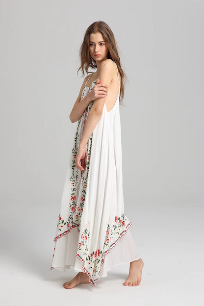 Robe en coton brodée