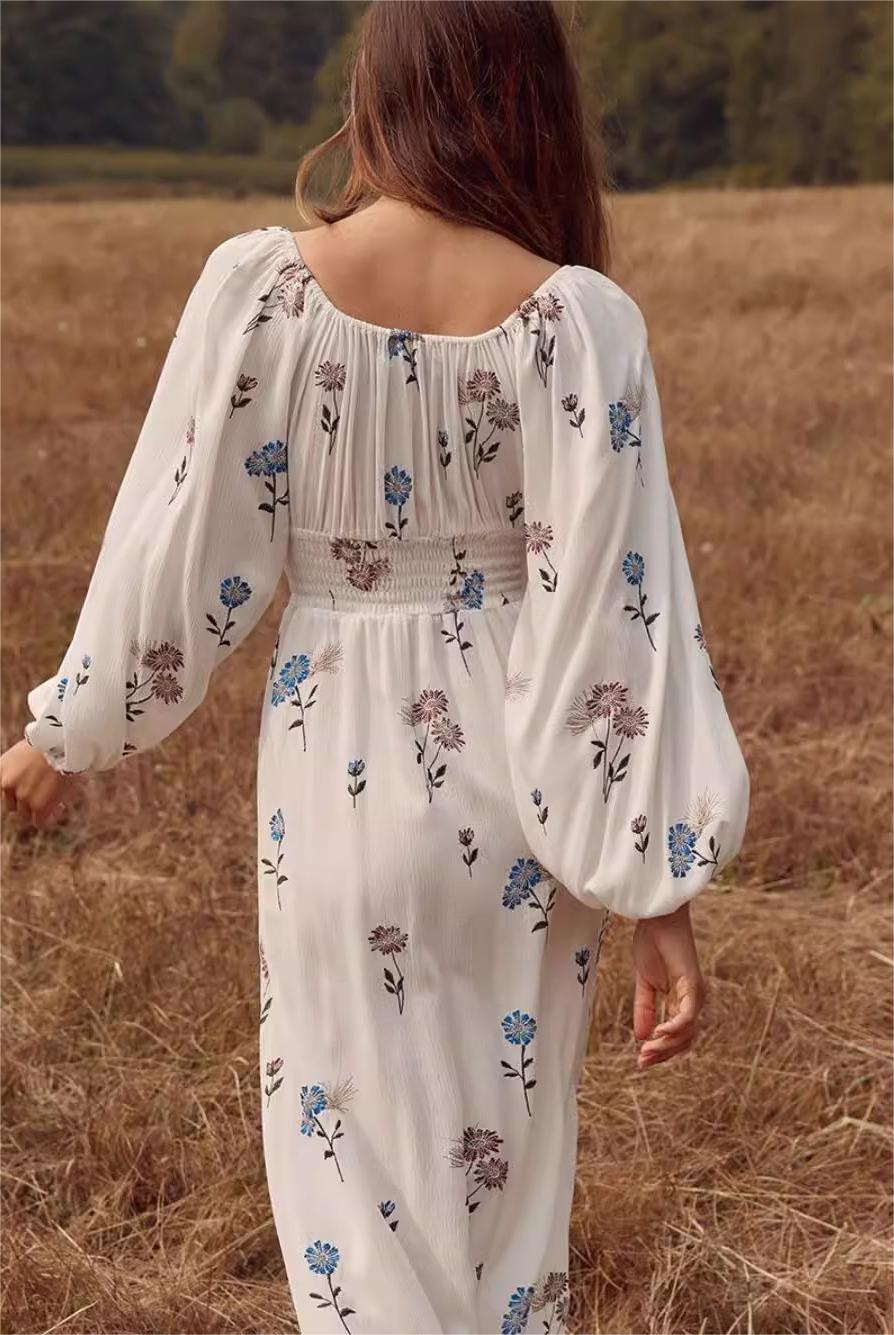 Robe vintage à fleurs brodées et fendue