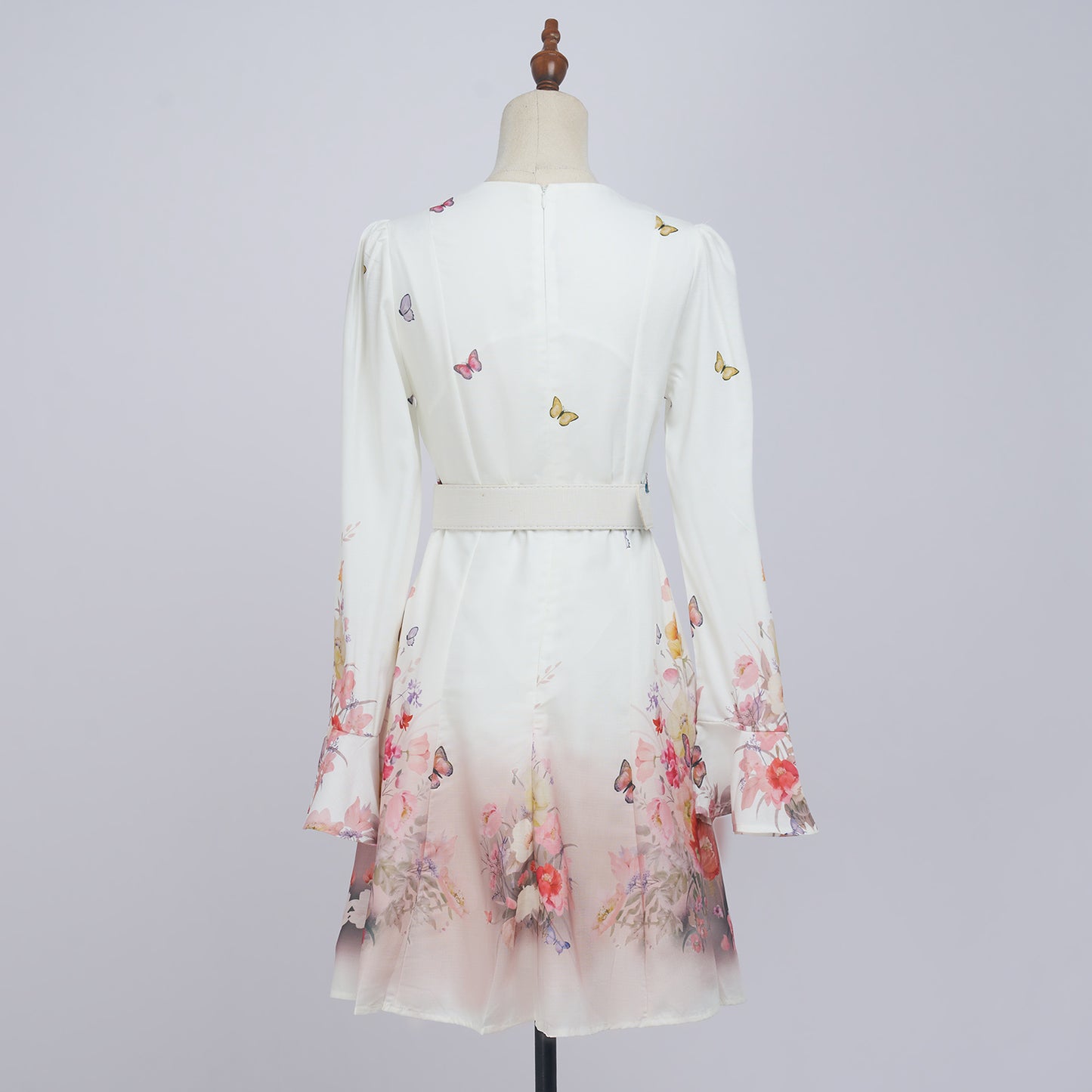 Robe fleurie à manches longues et simple boutonnage pour femme