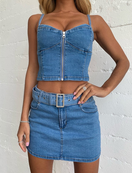 Jupe en jean camisole courte en denim enveloppée de fermeture éclair sexy