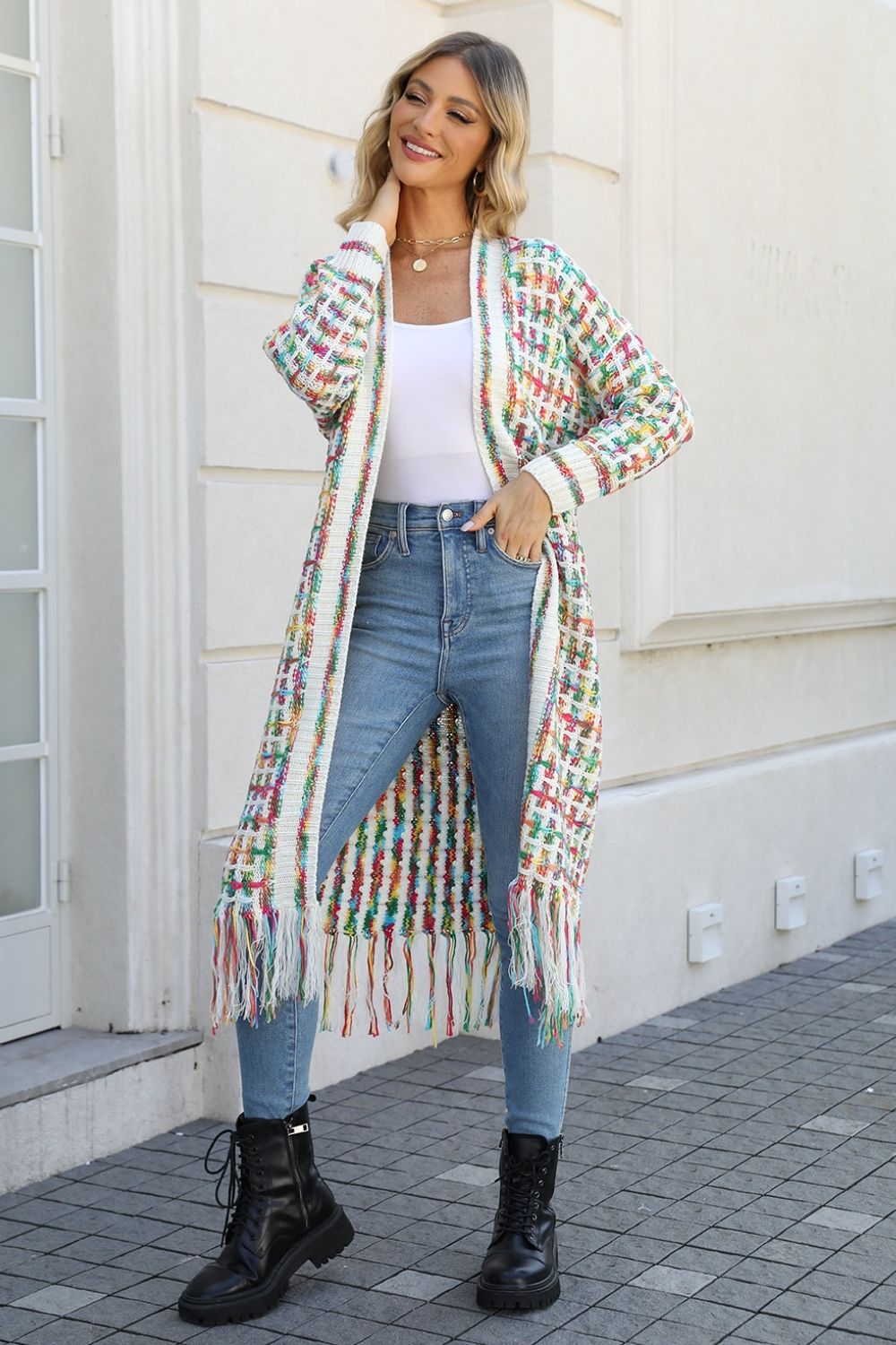 Cardigan multicolore ouvert sur le devant avec ourlet à franges