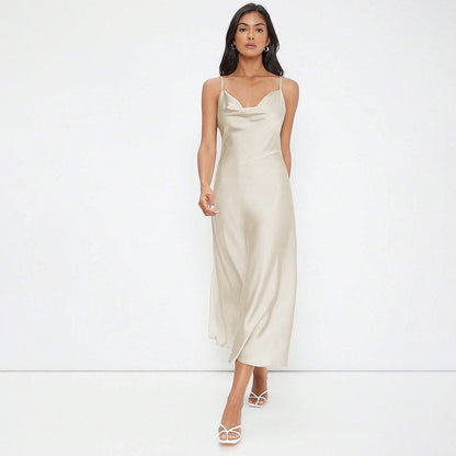 Robe longue de soirée en satin brillant à col oscillant