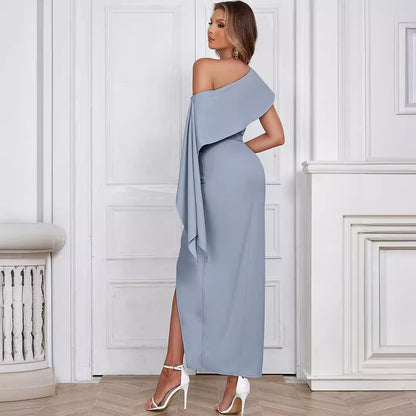 Robe d'été simple et sexy à col oblique et manches asymétriques irrégulières