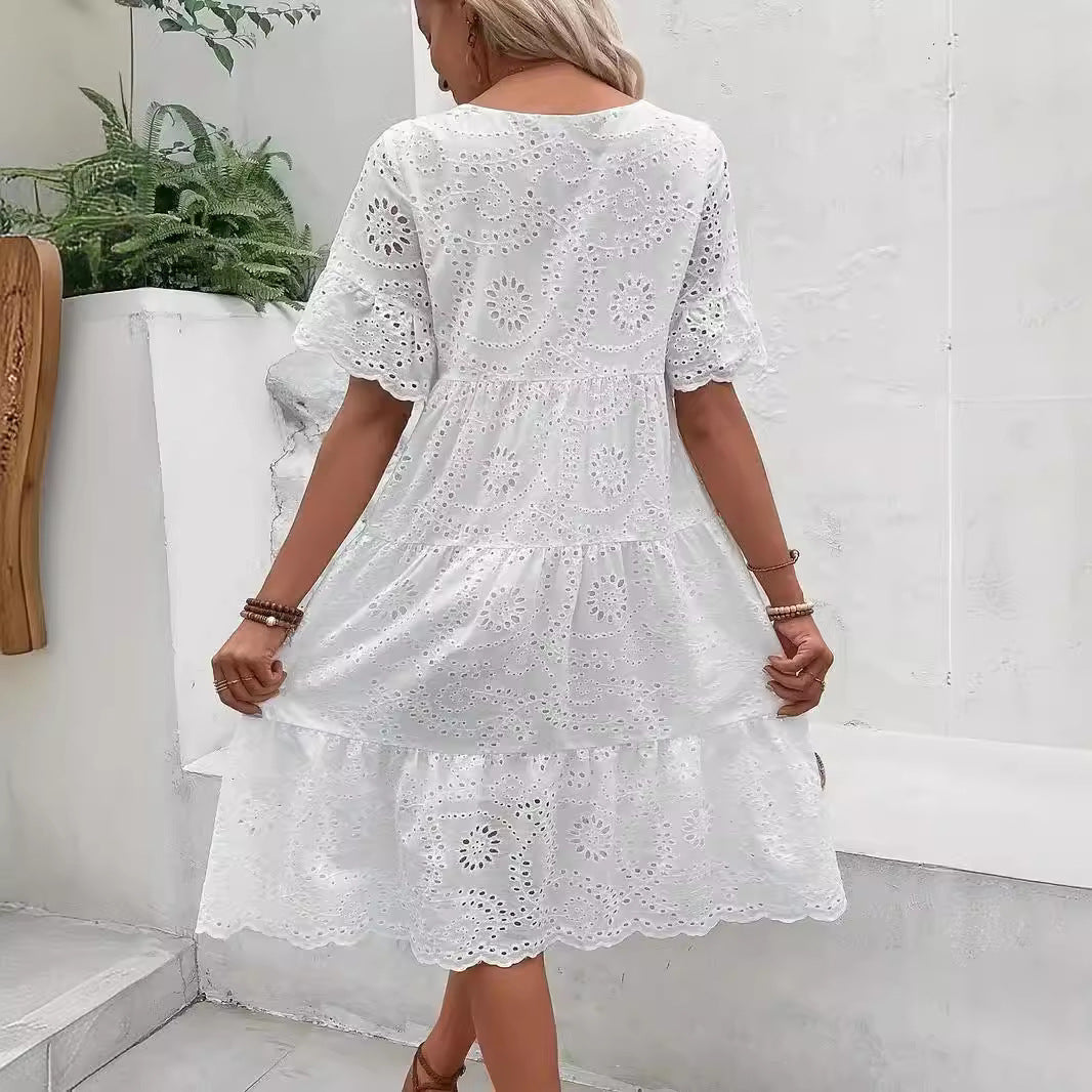 Robe découpée en dentelle brodée en tissu de coton de couleur unie