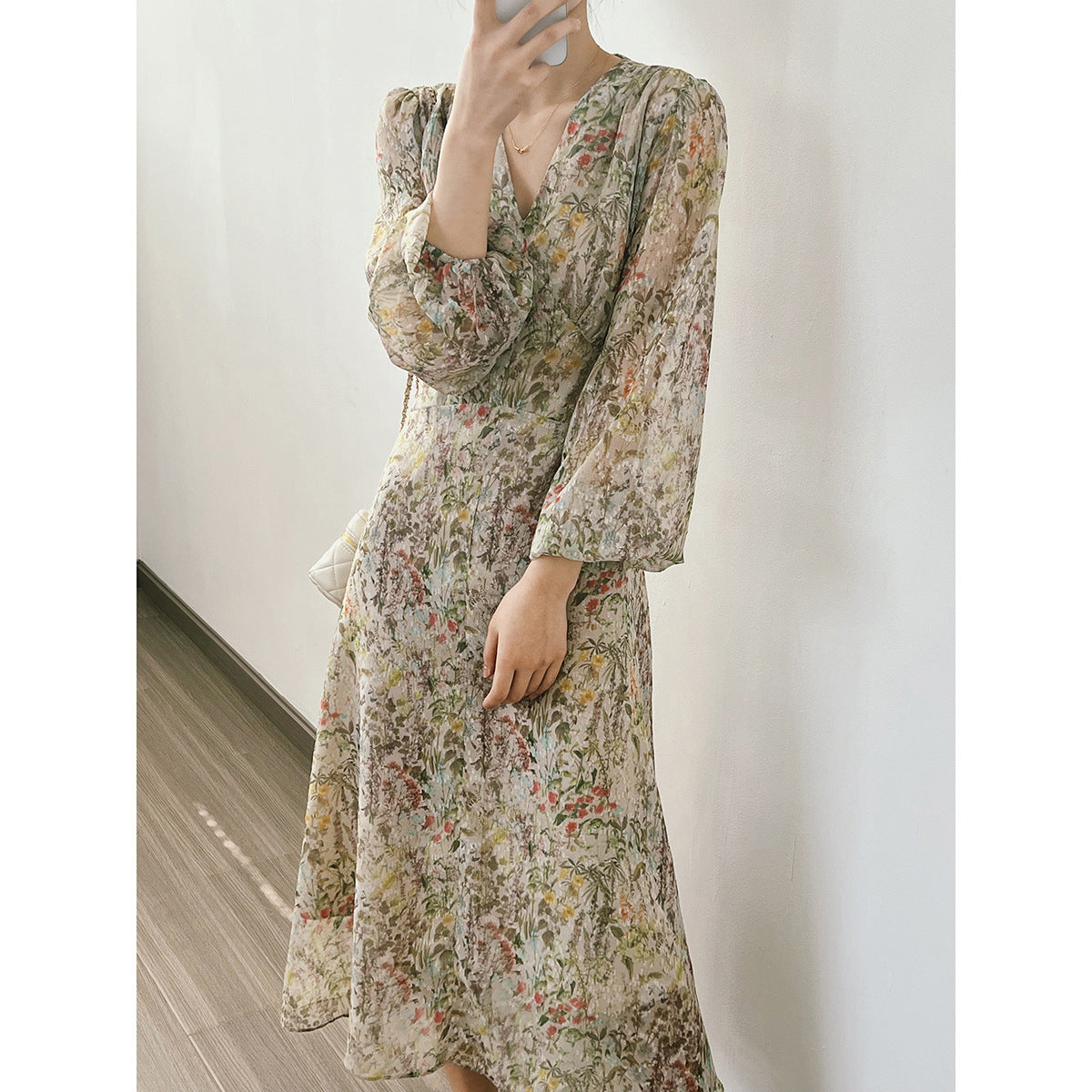 Vestido floral suave con cuello en V para mujer Primavera Verano Vestido coreano de manga larga ceñido de longitud media