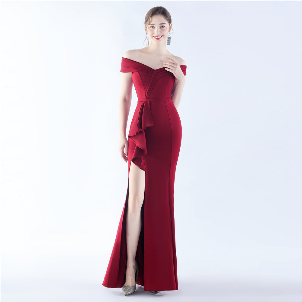 Robe de soirée longue classique en satin à épaules dénudées