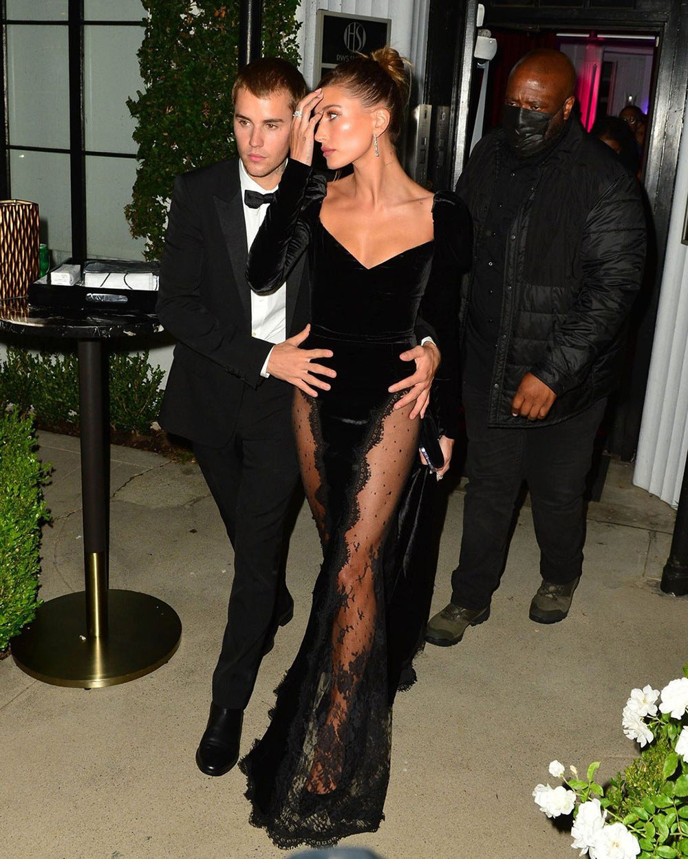 Vestido de fiesta de terciopelo largo transparente con cuello cuadrado y costuras de encaje para mujer de invierno