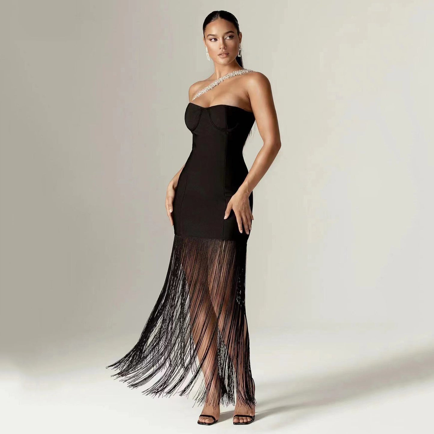 Robe une pièce sexy à épaules obliques et strass, robe longue de soirée à pompons