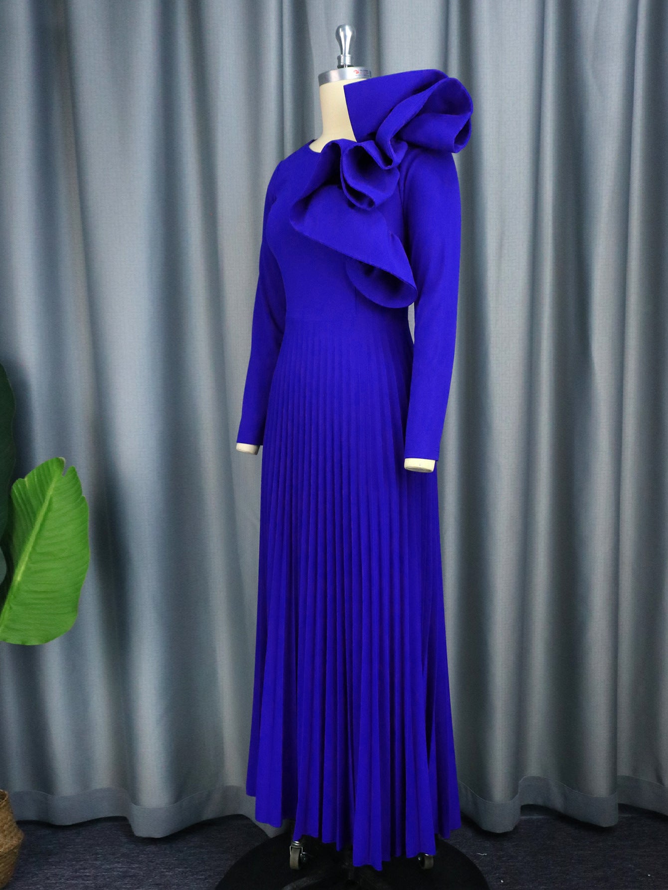 Round Neck Long Sleeve Three Dimensional Decoration Pleated Dress Modeling Party Cocktail Party Solid Color Dress