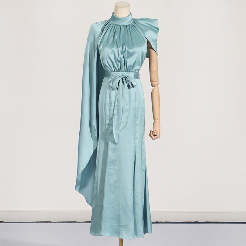 Robe longue plissée élégante à taille amincissante pour femme, col montant, épaule dénudée