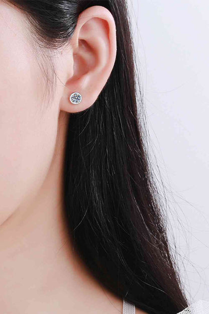 Boucles d'oreilles à tige rondes en moissanite