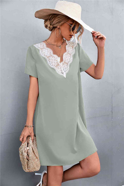 Spliced Lace Contrast Short Sleeve Dress