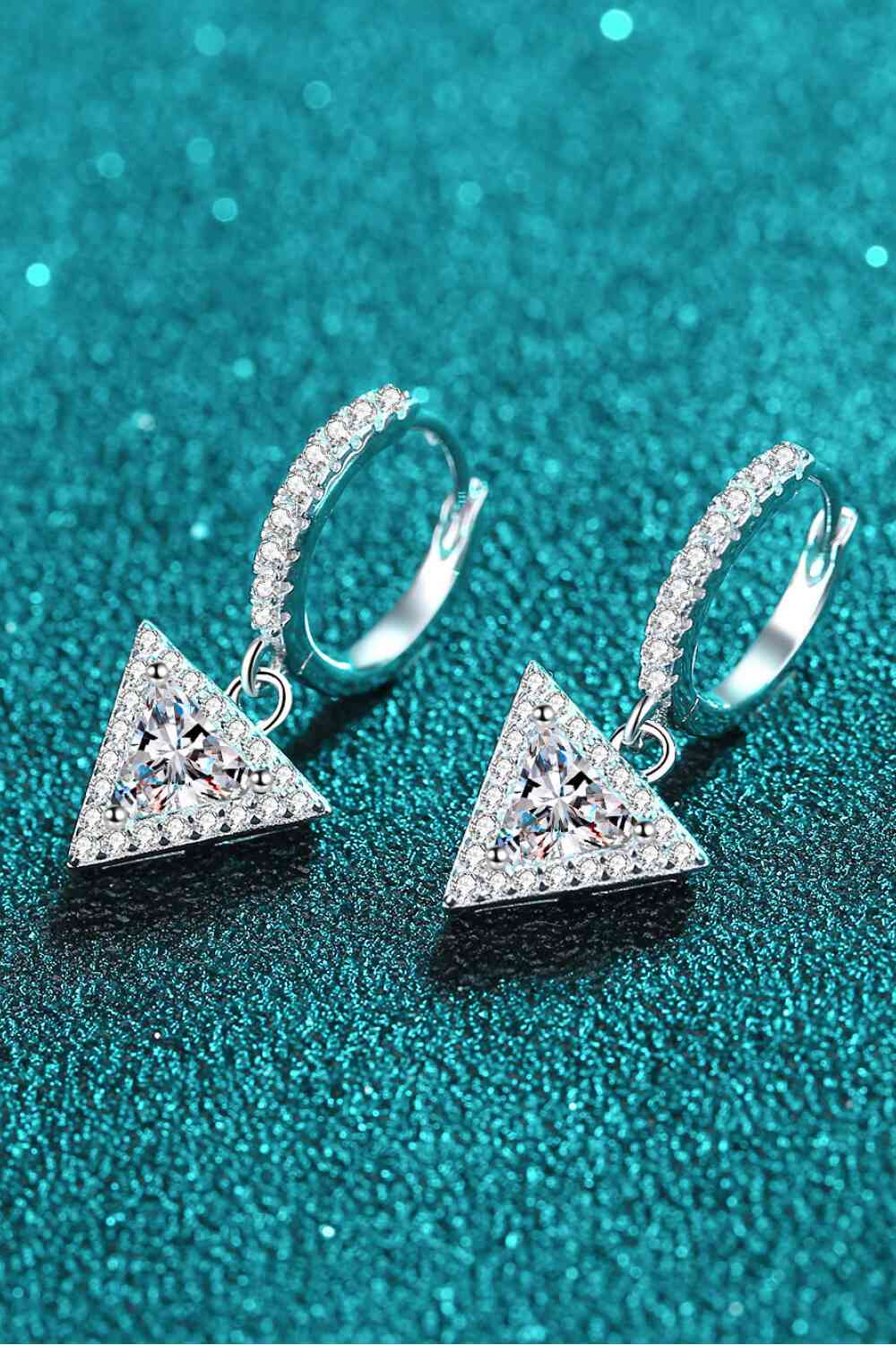 Boucles d'oreilles pendantes triangle moissanite