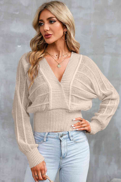 Pull à lacets et col surplis