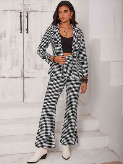 Ensemble blazer à carreaux et pantalon fendu