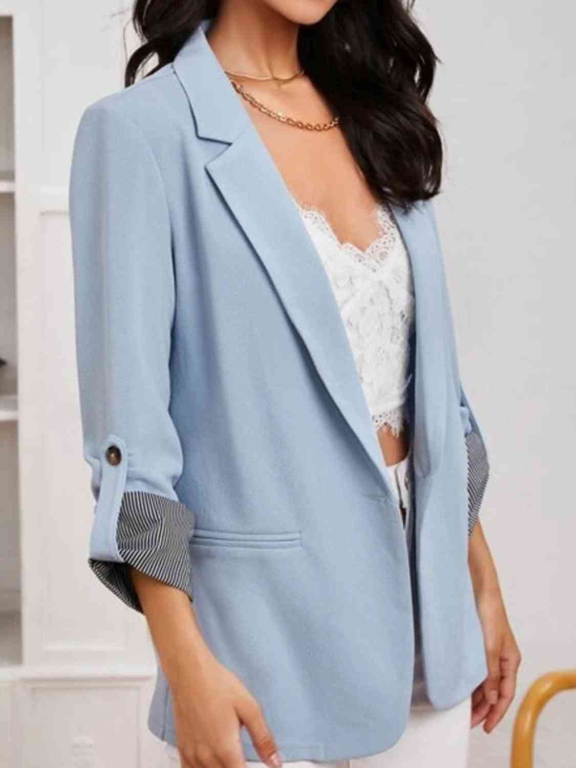 Blazer con cuello de solapa y mangas enrolladas