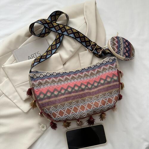 Bolso bandolera estampado con detalle de borla y bolso pequeño