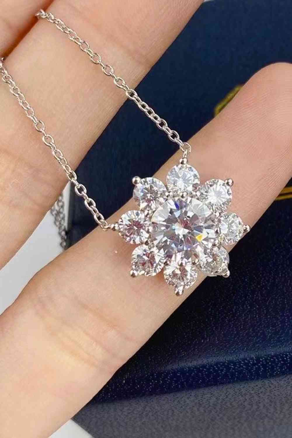 Collier pendentif floral moissanite 1 carat