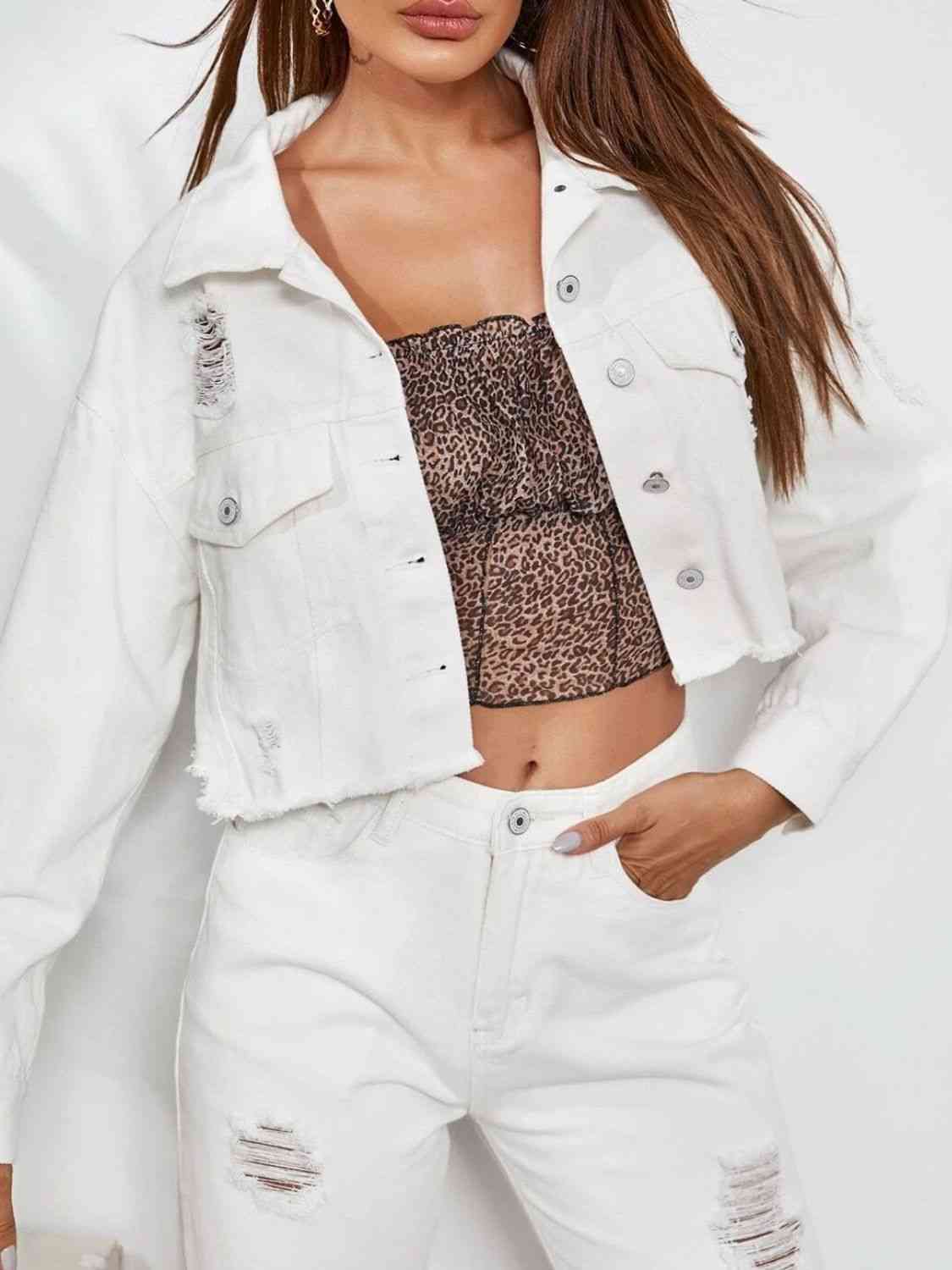 Chaqueta vaquera con botones y hombros caídos con cuello y cuello