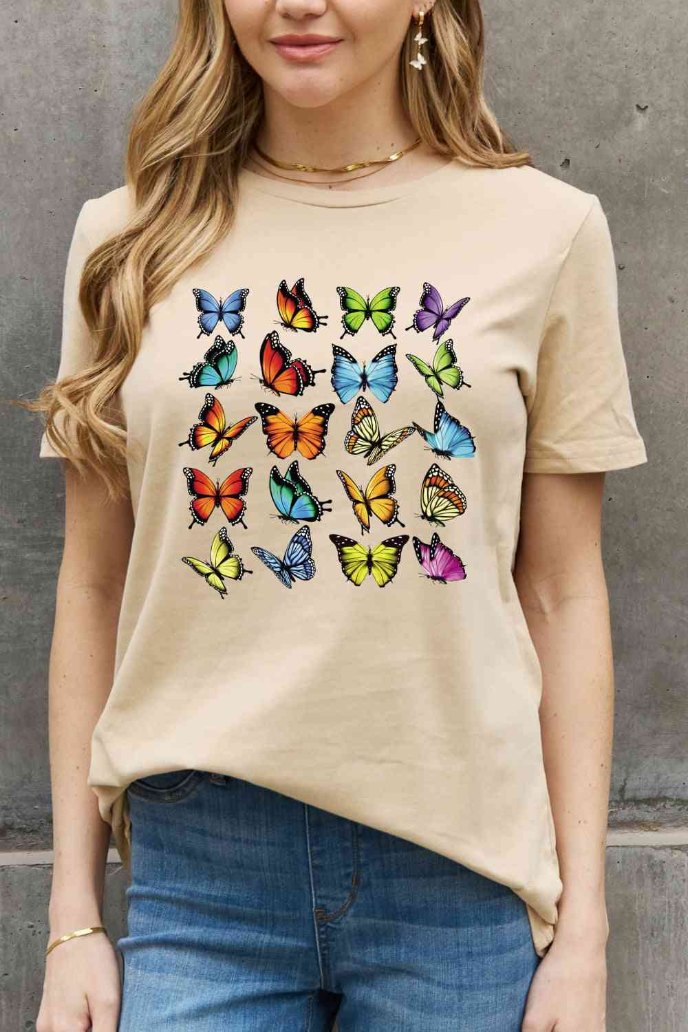 T-shirt en coton à motif papillon pleine grandeur Simply Love