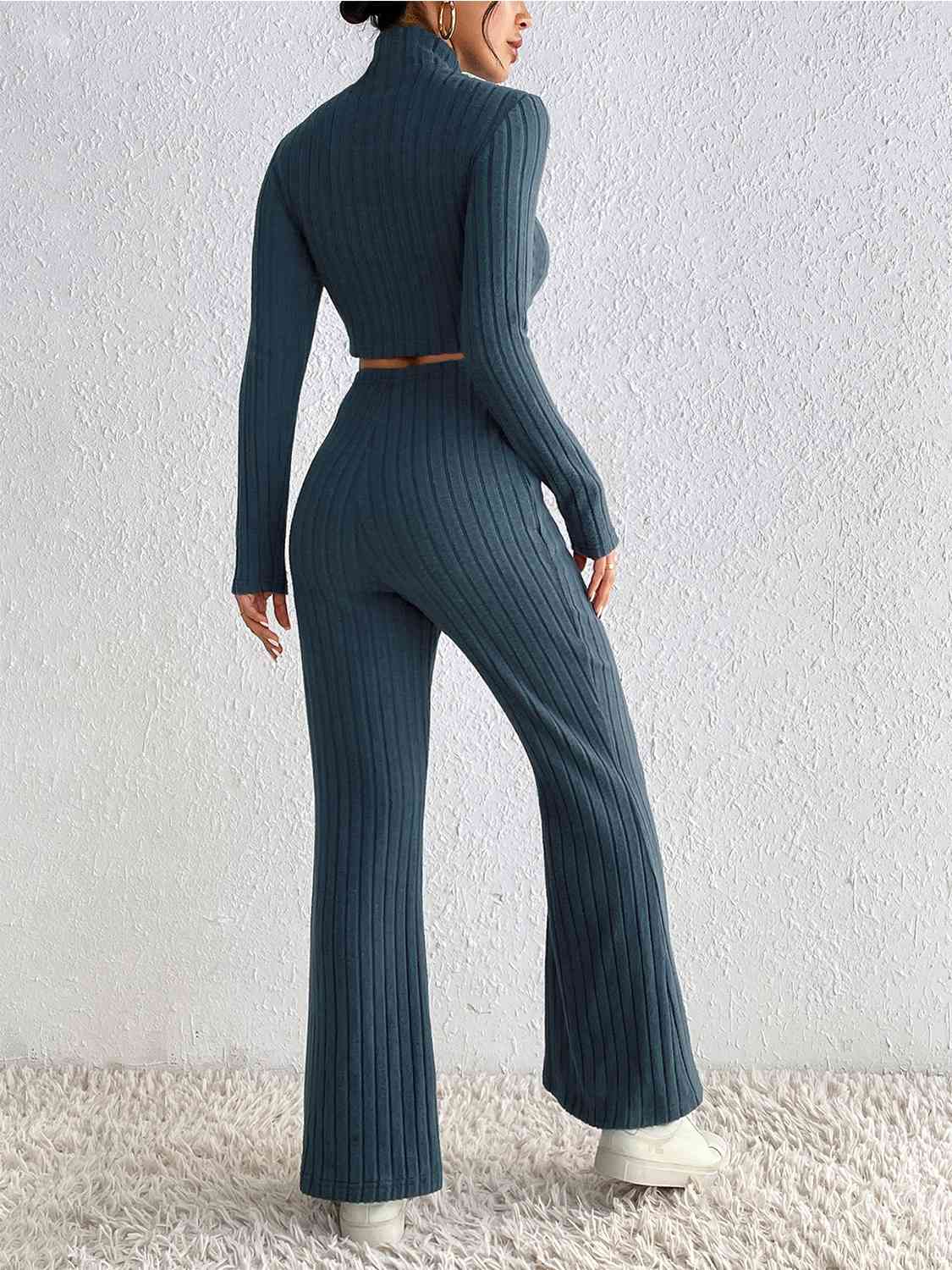 Ensemble pull court côtelé et pantalon taille haute