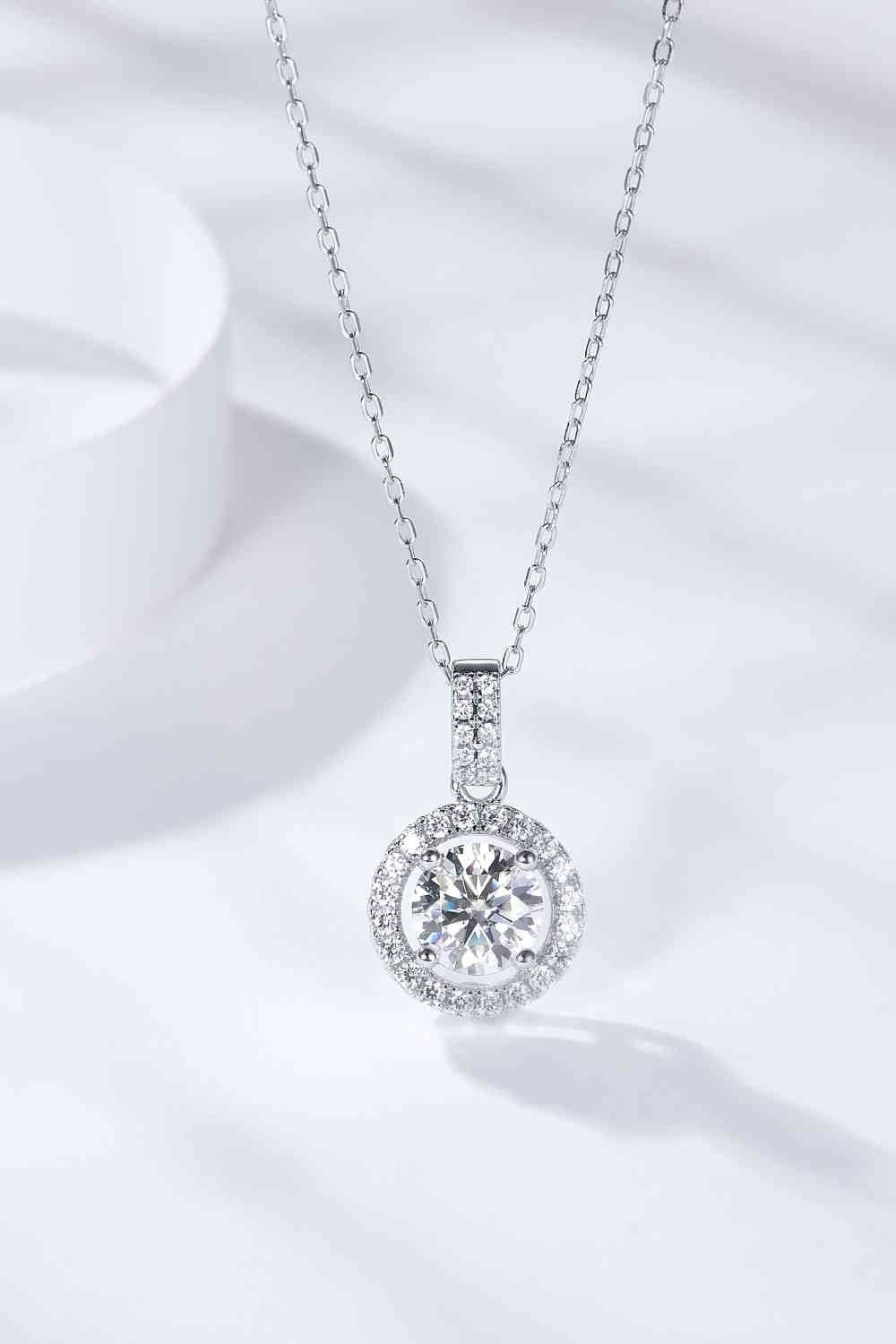 Collier pendentif rond moissanite 2 carats