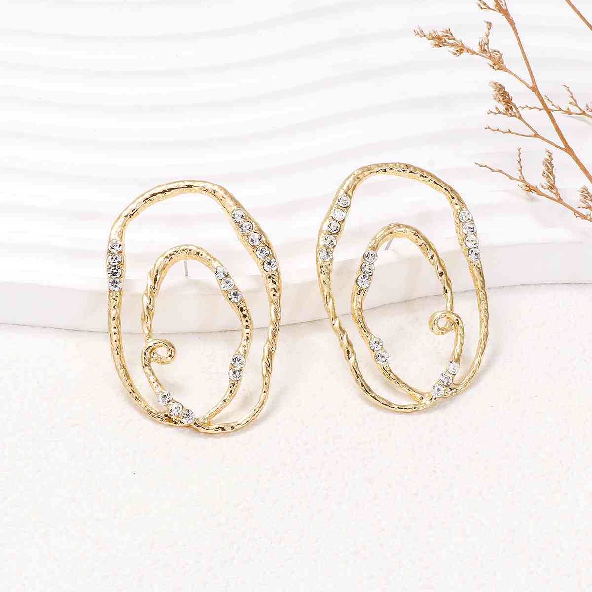 Boucles d'oreilles géométriques en alliage et strass