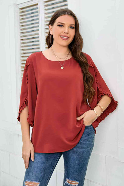 Blusa con ribete de volante y cuello redondo de talla grande