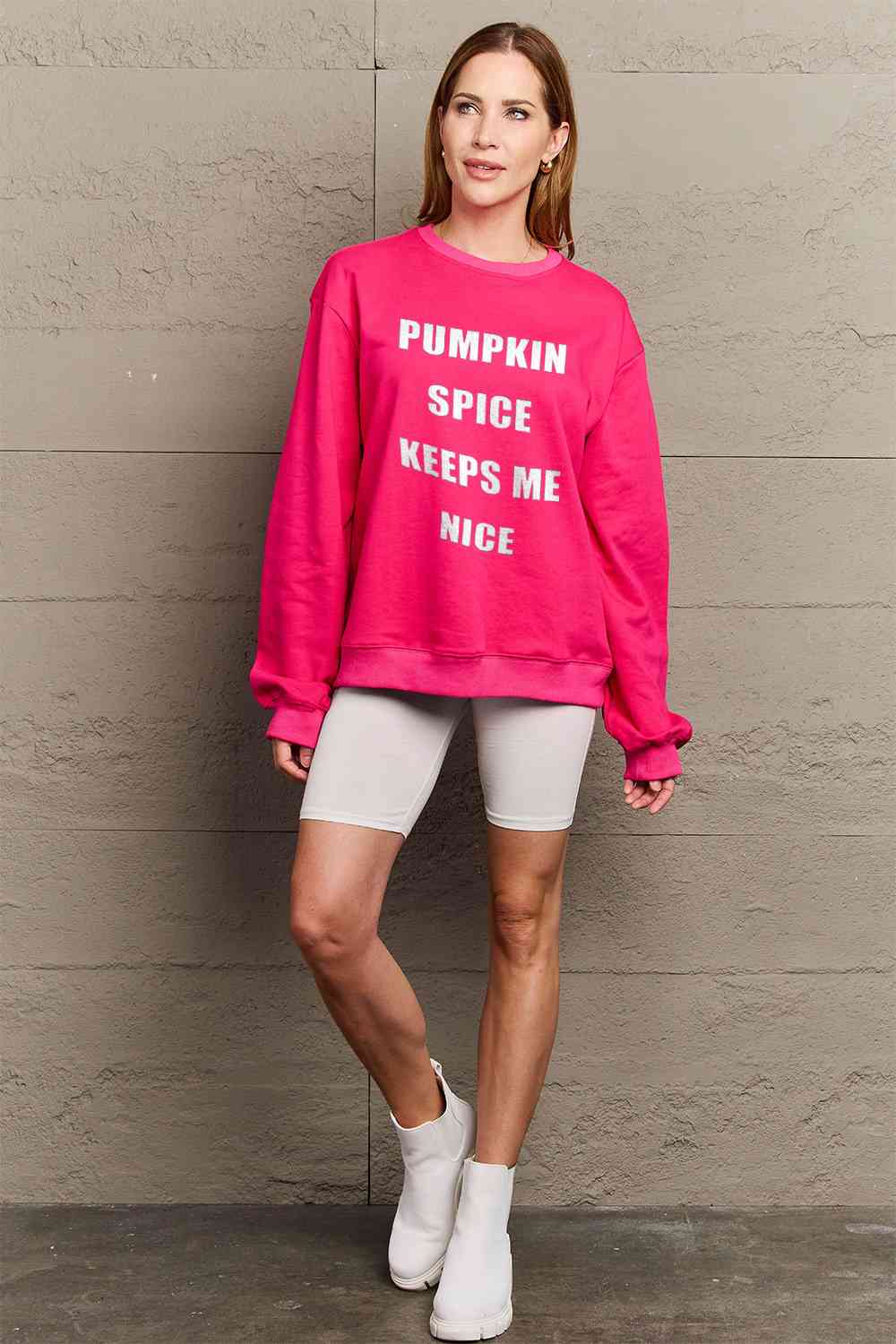 Sweat-shirt graphique à lettres pleine grandeur Simply Love