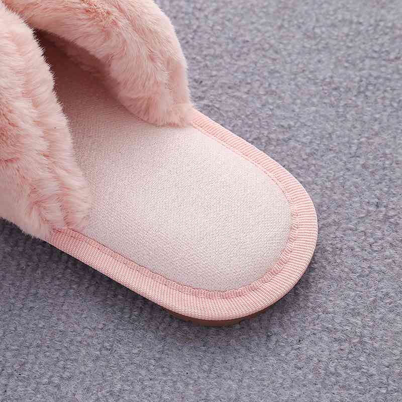 Pantuflas con punta abierta de piel sintética