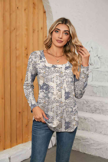 Blusa estampada de manga larga con cuello cuadrado