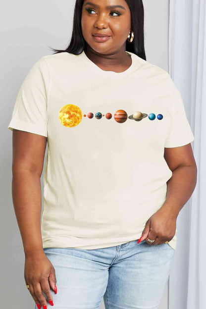 T-shirt en coton avec image du système solaire Simply Love pleine grandeur