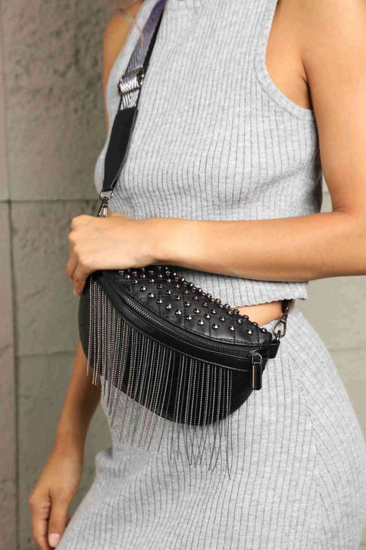 Sac à bandoulière clouté en cuir PU adoré avec franges