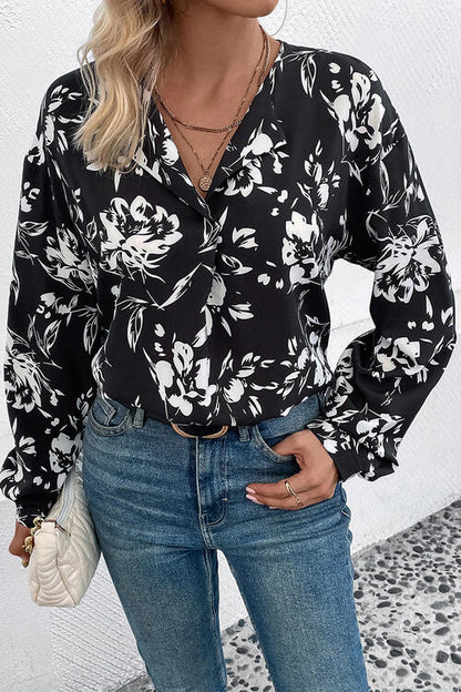 Top de manga larga con cuello y cuello floral