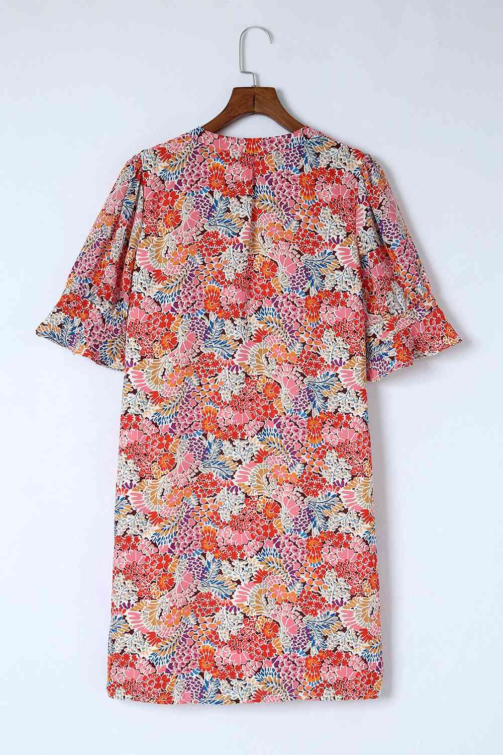 Robe droite florale à col cranté et manches volantées