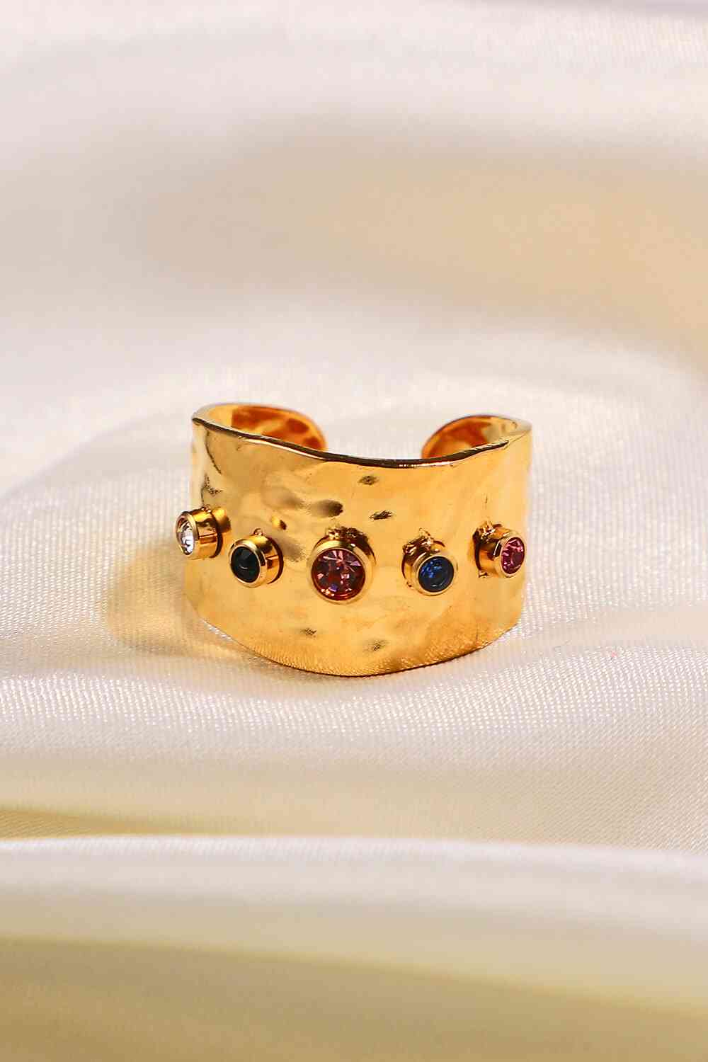 Anillo De Circonitas Bañado En Oro De 18 Quilates